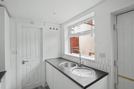 7 Bedroom House / Flat Share to let - Photo 5