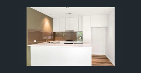 Sophisticated Urban Lifestyle - Photo 3