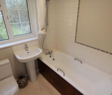 3 bedroom terraced house to rent - Photo 4