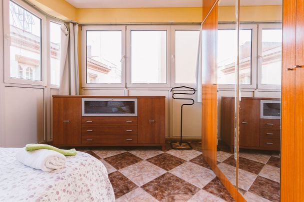 Apartamento de alquiler en Carrer de Sant Oleguer, 14, Centre - Photo 1