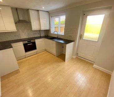 Fern Grove, Elliott Gardens, Bedworth - Photo 4