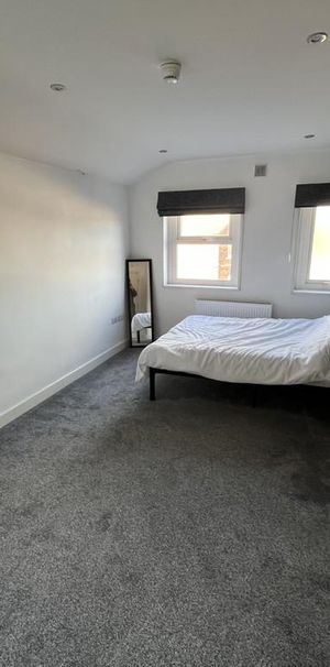 1 bedroom in a house share to rent - Photo 1