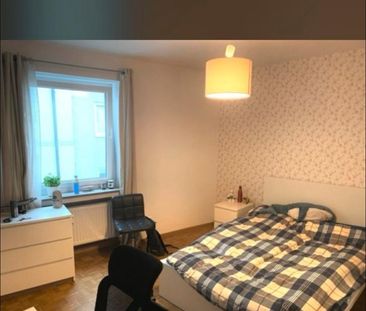 Helles, möbliertes WG-Zimmer an der Münchner Freiheit - Photo 2