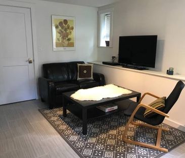 KITSILANO FURNISHED 1- BEDROOM GARDEN SUITE - Photo 1