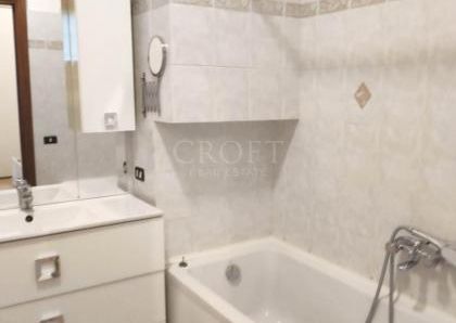 Monteverde Vecchio: Modern 2 bedroom, 2 bath, large living room, separate kitchen. Bright, silent, parquet floors, situated in lovely period building, excellent area, near park. Ref. 2364.