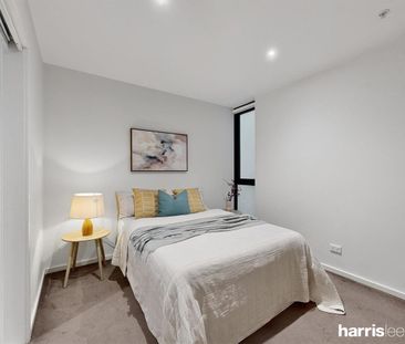 CONVENIENT LIVING AT IT'S FINEST - Photo 5