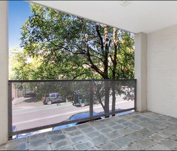 Modern Studio Living - Steps from RPA & Sydney Uni - Photo 2