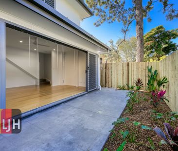 INNER CITY, THREE BEDROOM TOWNHOUSE W/ DUCTED AIR CON !! - Photo 4