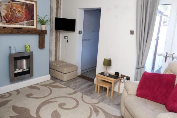 2 bedroom terraced house to rent - Photo 1