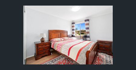 Well Presented 4 Bedroom Townhouse Close to Blacktown CBD! - Photo 2