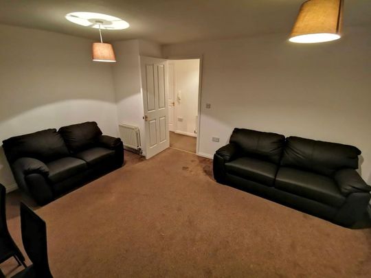 2 Bed Flat, Tavistock Close, LS12 - Photo 1
