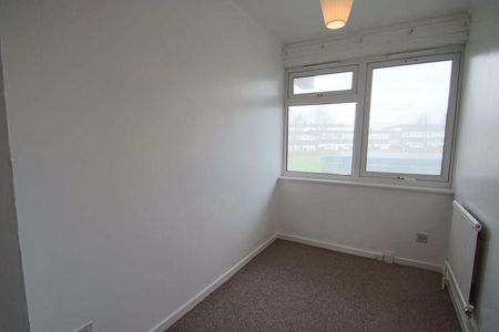 3 bedroom maisonette to rent - Photo 4