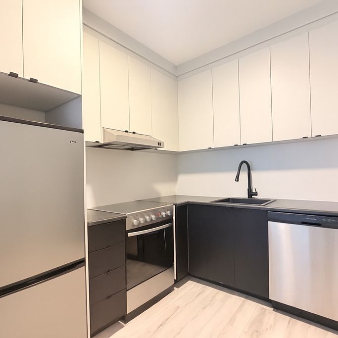 3 1/2 Semi-Meublé Dans Le Vieux-Qc - Photo 1