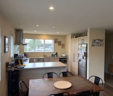 4 Bedroom Rolleston Property - Photo 6