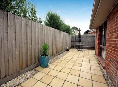 Move in, Sit back and Relax - Photo 2