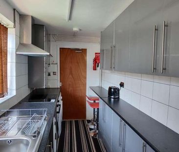 Spare Room, Bed House - Norwood Road, NG7 - Photo 3