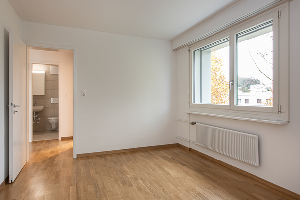 MODERNE UND HELLE WOHNUNG ZU VERMIETEN - Photo 1