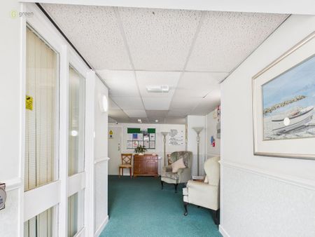 1 bedroom retirement property to rent - Photo 4