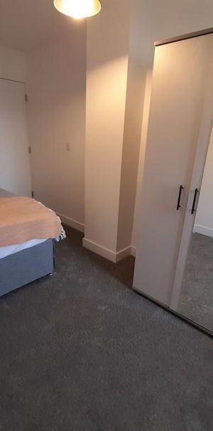 1 bedroom in a house share to rent - Photo 1