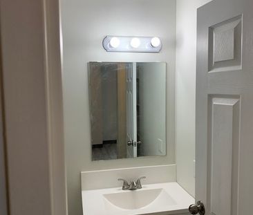 1BDRM/1BATH - 115 3RD AVE S - Available NOV 1 - Photo 3