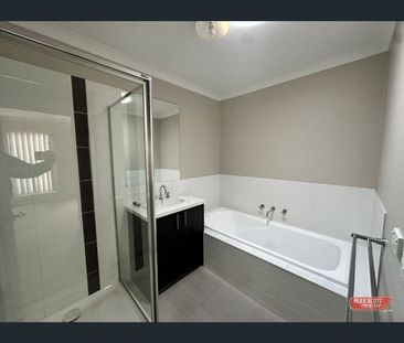 10/180 Henry Road, Pakenham, Vic 3810 - Photo 2