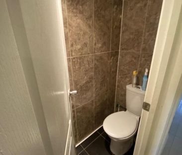 House share to rent - Photo 4