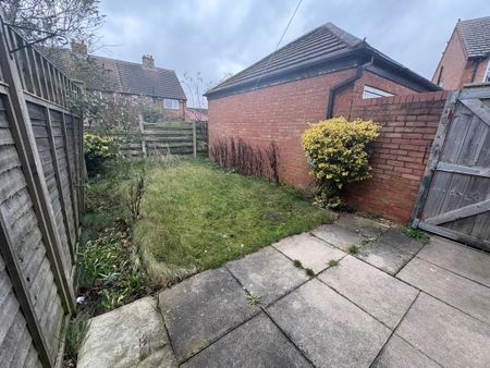 2 bedroom semi-detached house to rent - Photo 2