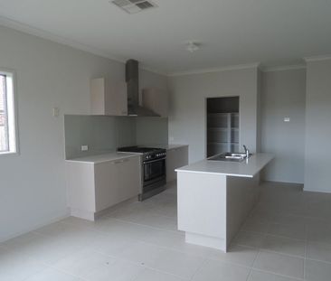 10 Rebecca Way, Gisborne - Photo 2