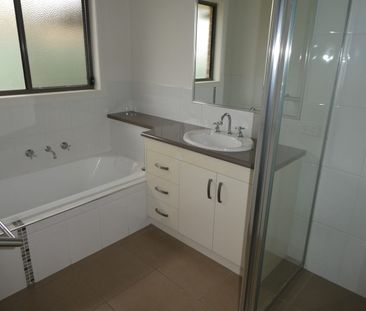 BEAUTIFUL FAMILY HOME - Photo 6