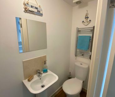 Great Located Spacious Double Bedroom. - Photo 2