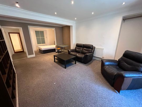 Basement Flat, St Helens Road, Sandfields SA1 4AP - Photo 1