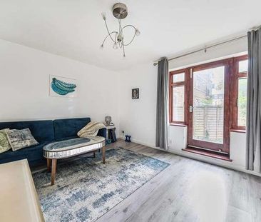 Cluse Court, Angel, N1 - Photo 5