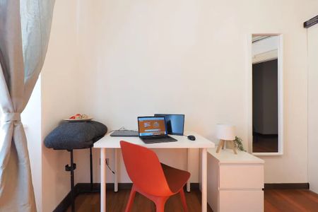 Via Giulio e Corrado Venini, Milan, Lombardy 20124 - Photo 3