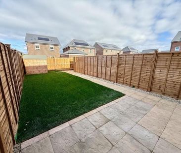 Ilex Drive, Tewkesbury, Gloucestershire - Photo 2