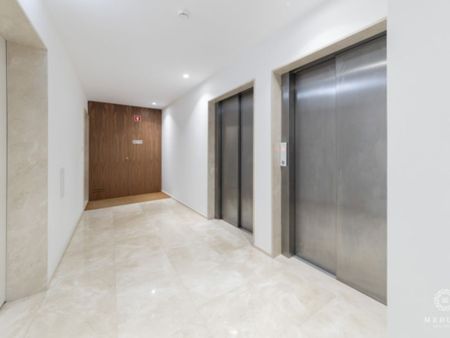 3 room luxury Flat for rent in Porto, Distrito do Porto - Photo 5