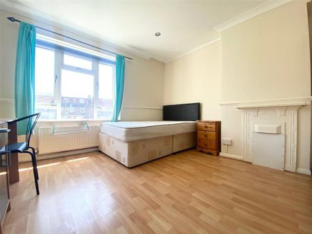 5 bedroom semi-detached house to rent - Photo 3