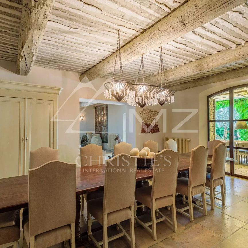 Proche Gordes - Maison de charme au cœur du village - Photo 1