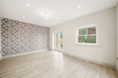 Riefield Road, London - Photo 2