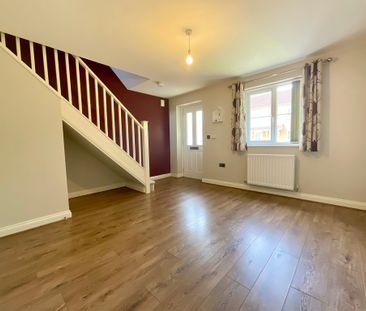 2 bedroom Semi-Detached House to let - Photo 3