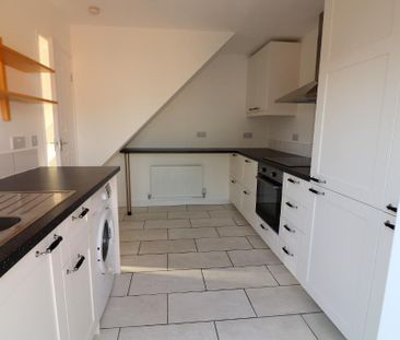 2 Bedroom Semi-Detached To Rent - Photo 2