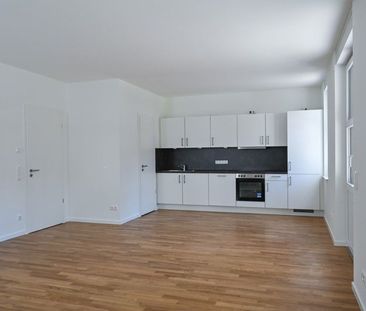 Große 2-Raum-Wohnung mit integriertem Gewerberaum (23qm) - Photo 2