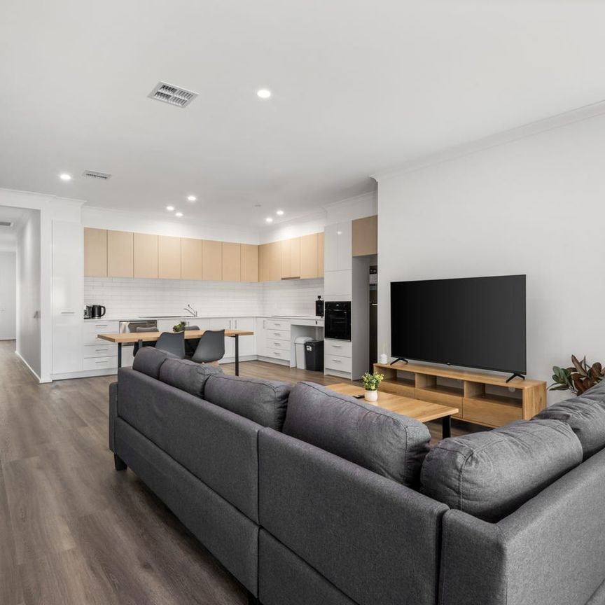 Rooms 4 Rent - High Quality Living - Photo 1