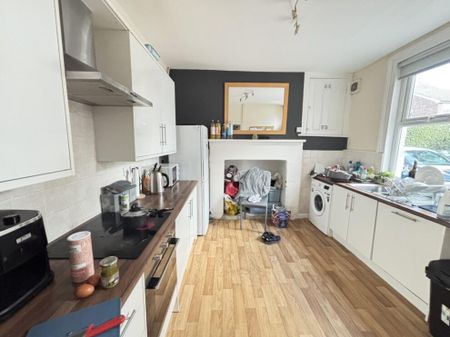 89 Victoria Road, Leeds, LS6 1DL - Photo 4