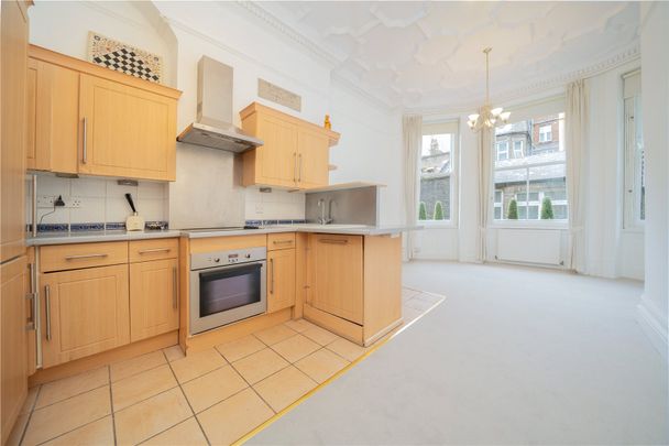 Kensington Court, Kensington, W8, London - Photo 1