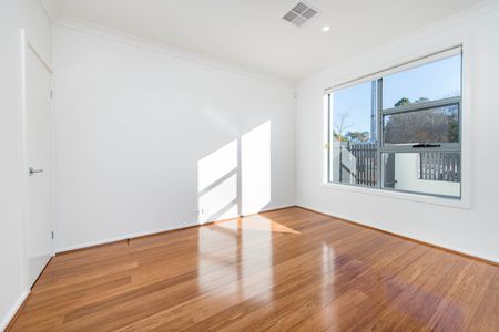 4 Isherwood Street, Weston ACT 2611 - Townhouse For Rent | Domain - Photo 2