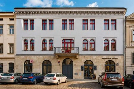 Stylový podkrovní byt 2+kk s výhledem na Vítkov - Karlín - Фото 2