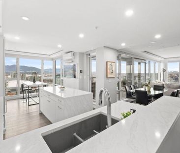 390X 1033 MARINASIDE CRESCENT, Vancouver, British Columbia - Photo 1