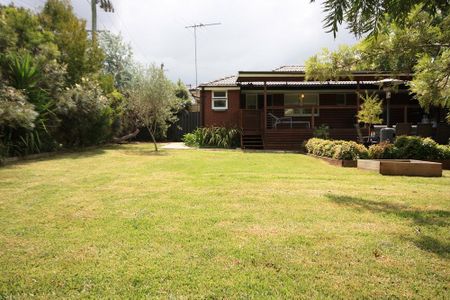 Charming Family Home - Photo 5