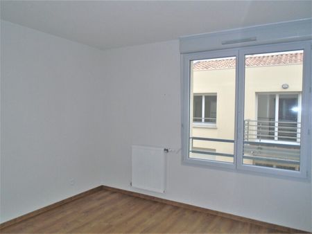 Location Appartement 3 pièces 58m² ST ANDRE DE CUBZAC 33240 - Photo 5