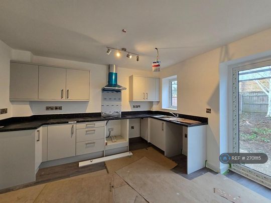 2 bedroom terraced house to rent - Photo 1